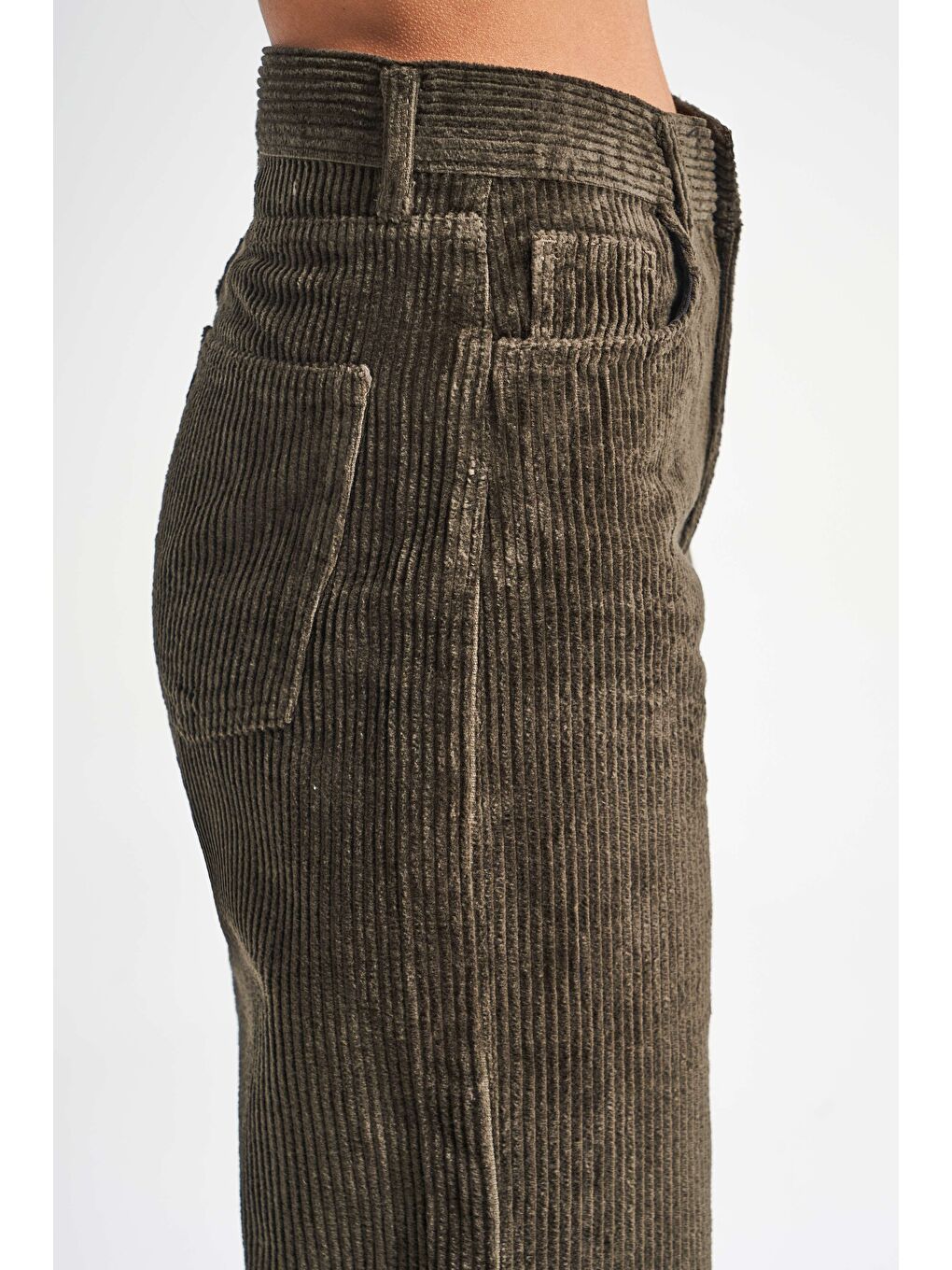 Kadın Haki Renk Doris 26w5-15 Straight Fit Yüksek Bel Kalın Fitilli Velvet Kadife Kumaş Pantolon-4