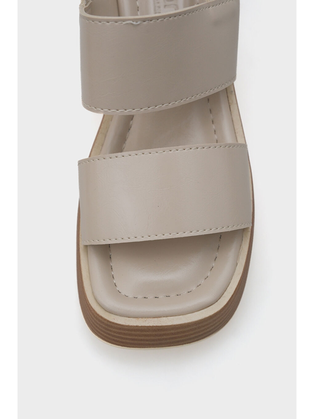 Bej Dora Dolgu Topuklu Çift Bantlı Kadın Sandalet-2