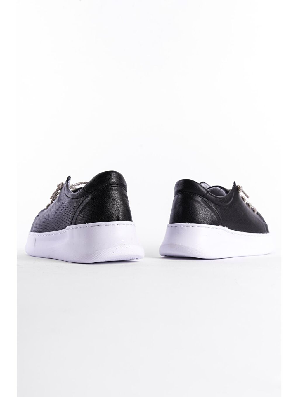 Siyah Taşlı Bağcıklı Kadın Sneaker Spor Ayakkabı-1