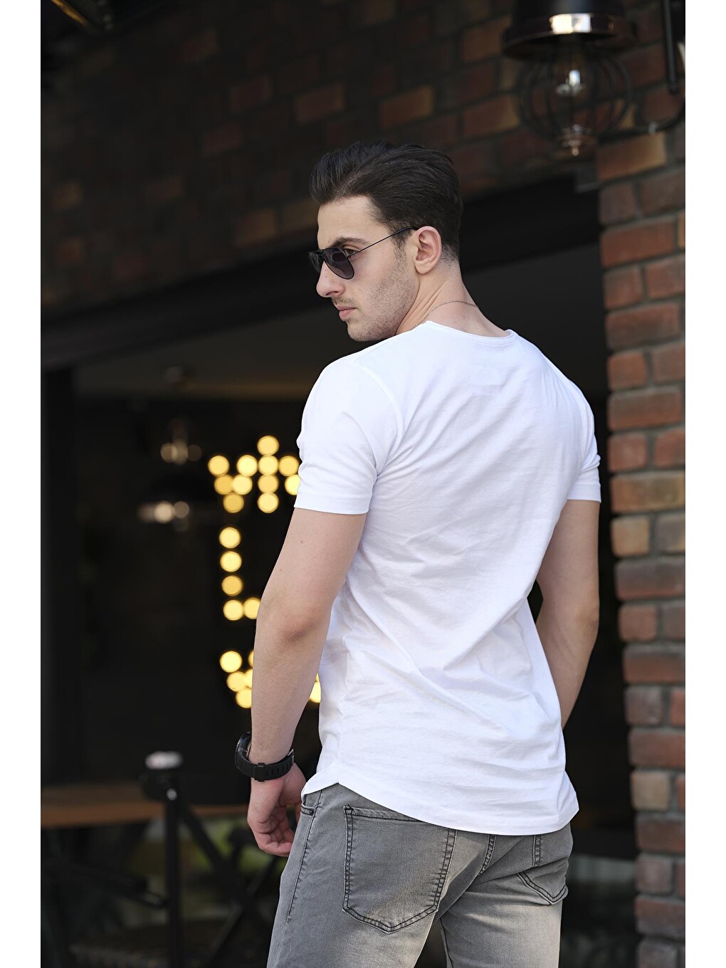 Beyaz Açık Yaka Slim Fit Tişört-2