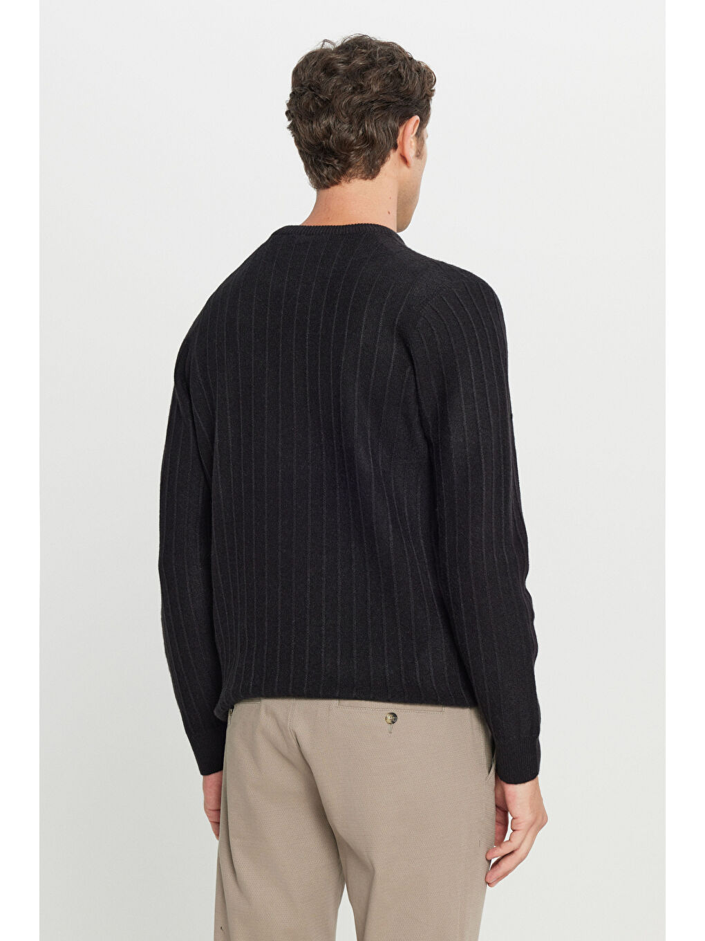 Erkek Siyah Standart Fit Normal Kesim Bisiklet Yaka Jakarlı Triko Kazak-4