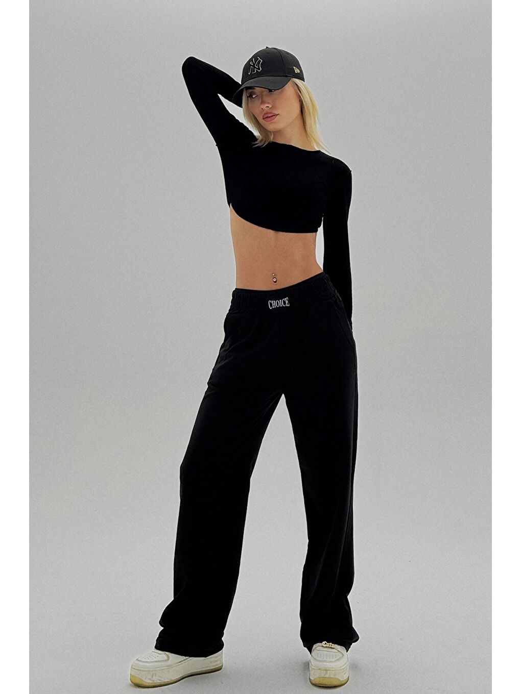 Siyah Yüksek Bel Bol Paça Eşofman Altı-2