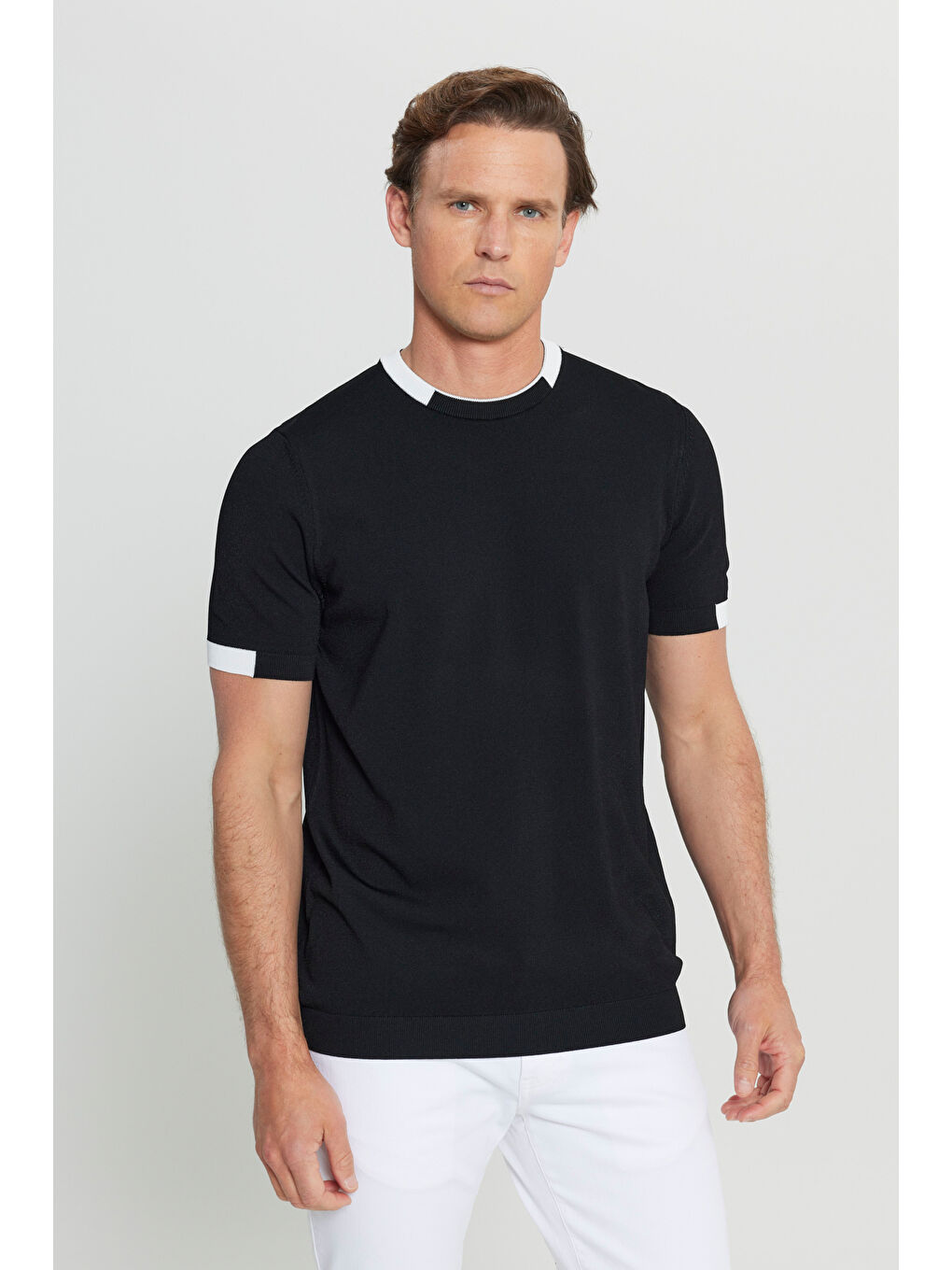 Erkek Siyah Standart Fit Normal Kesim Bisiklet Yaka Triko Tişört-1
