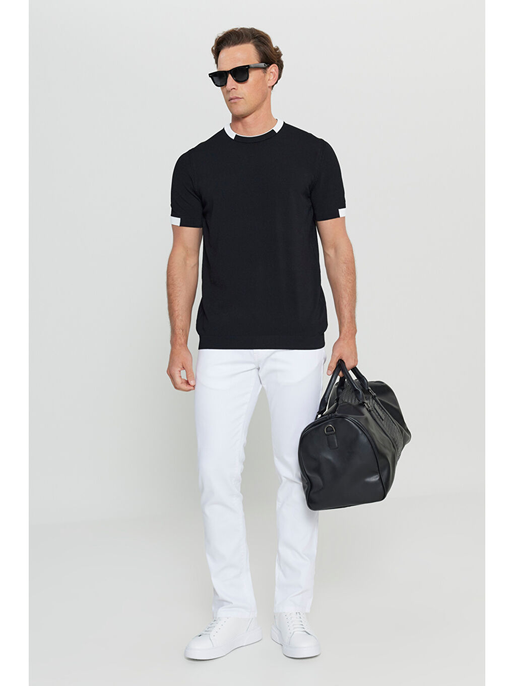 Erkek Siyah Standart Fit Normal Kesim Bisiklet Yaka Triko Tişört-2