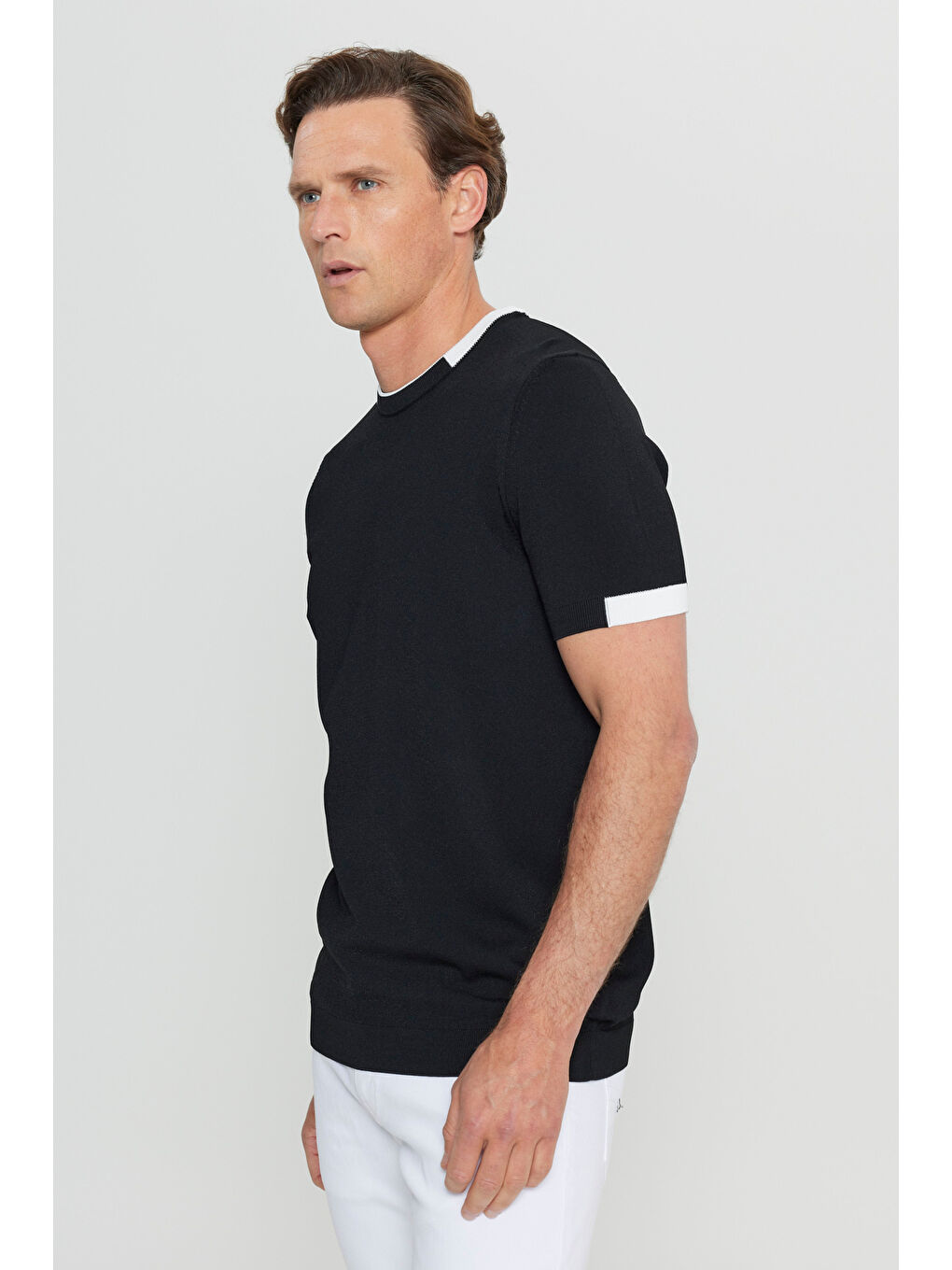 Erkek Siyah Standart Fit Normal Kesim Bisiklet Yaka Triko Tişört-3