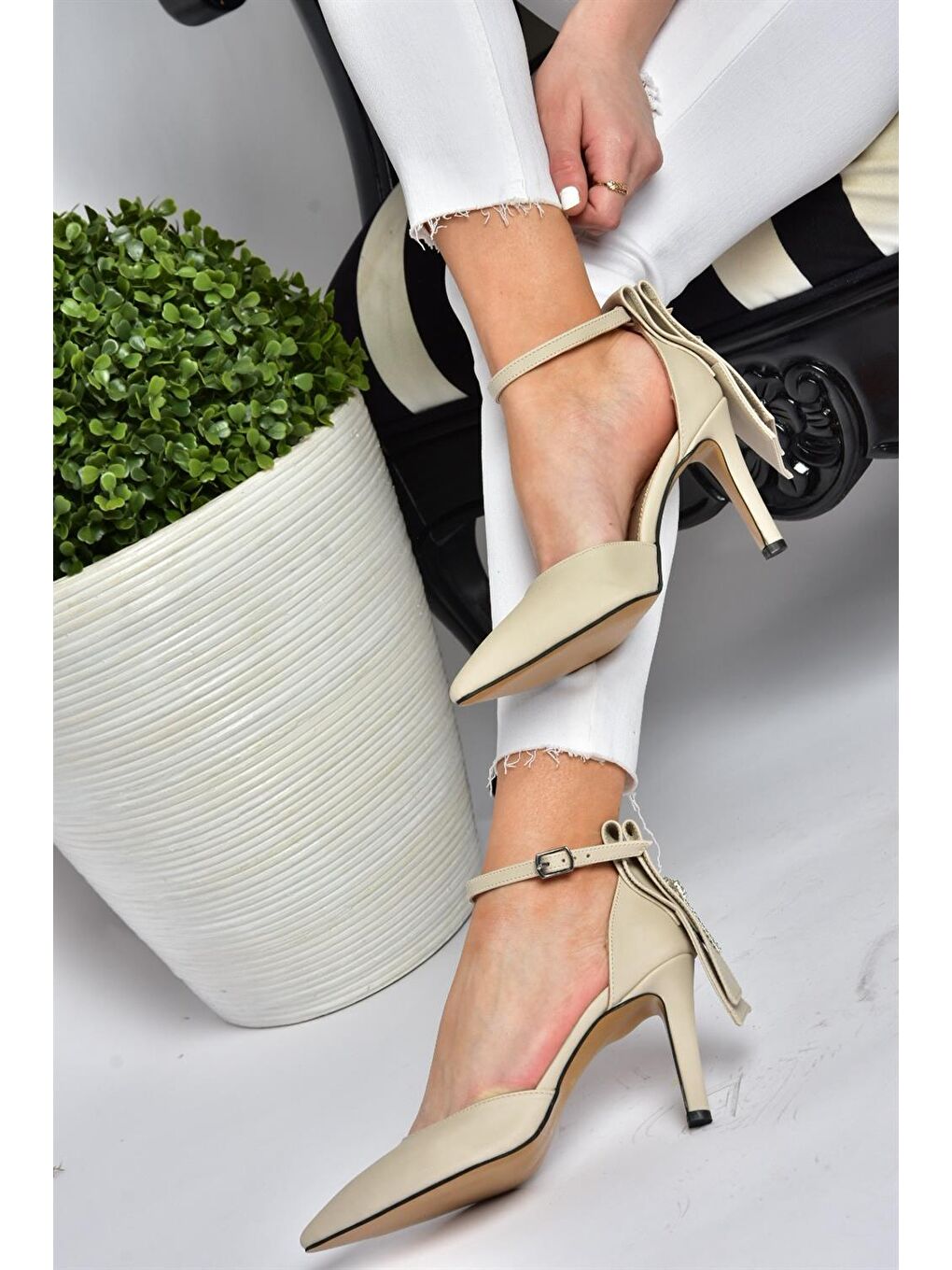 P404111104 Bej Saten Kumaş İnce Topuklu Abiye Ayakkabı-3