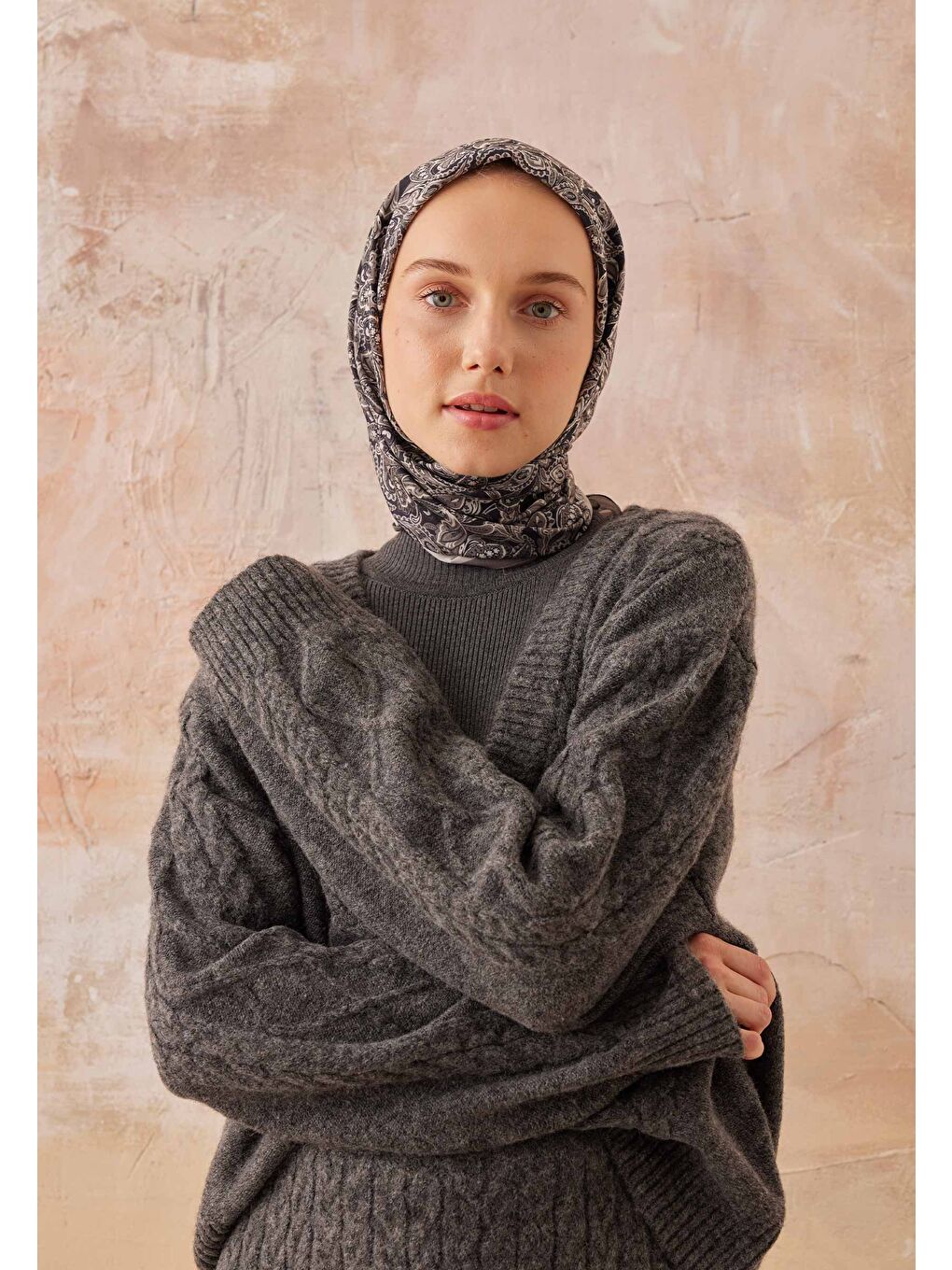 Paısley Desen Pamuk İpek Eşarp Siyah-3