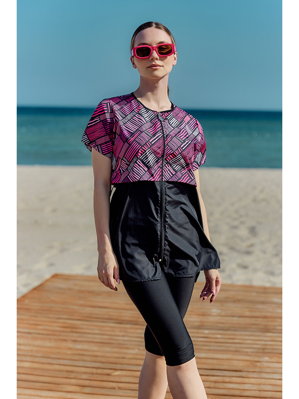 Siyah Kısa Kollu Yarı Kapalı Mayo Sude R2801-1