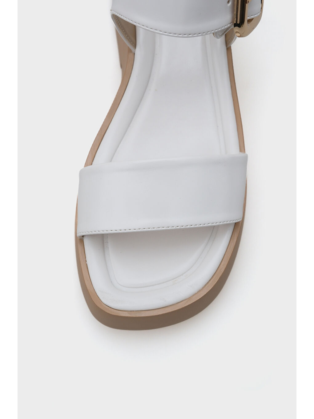 Beyaz Eddie Dolgu Topuklu Tek Bantlı Tokalı Kadın Konfor Sandalet-2