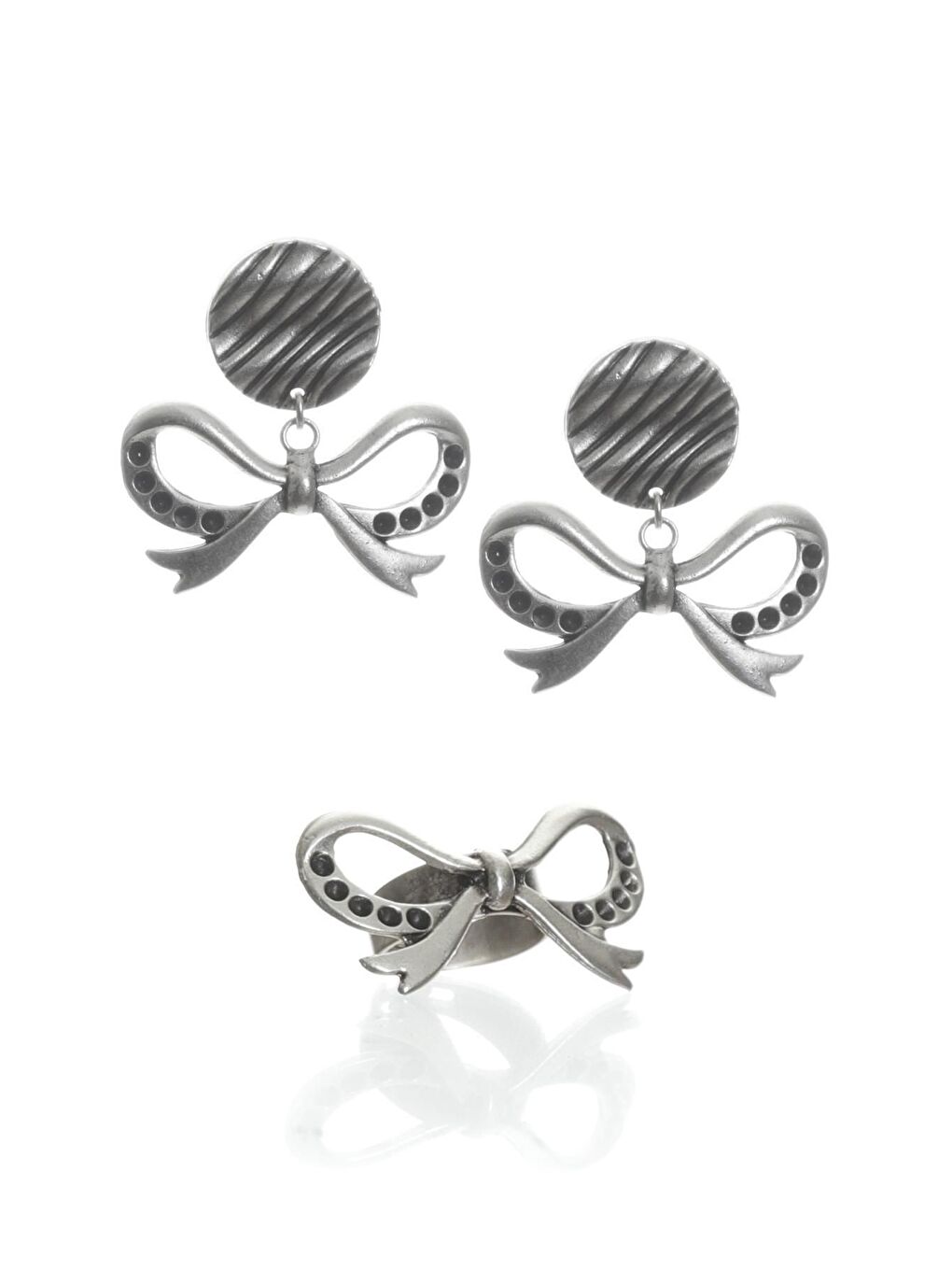 Karışık Kadın Antik Gümüş Kaplama Çivili Model Fiyonk Formlu Küpe & Yüzük Set