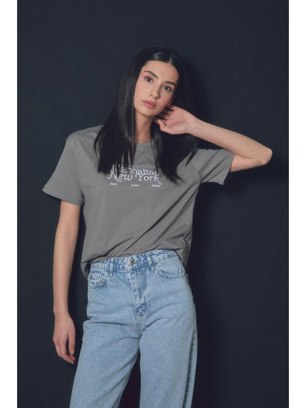 Gri Yazı Nakışlı Bisiklet Yaka Oversize Tişört