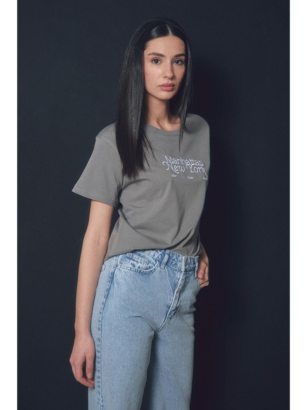 Gri Yazı Nakışlı Bisiklet Yaka Oversize Tişört-2