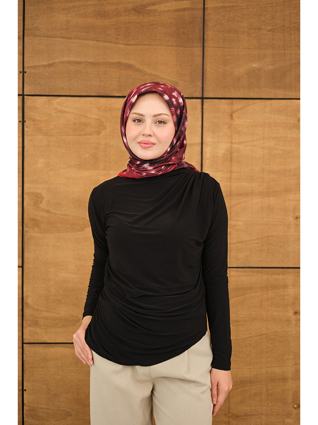 Kadın Uzun Kollu Büzgü Detay Bluz Siyah-1