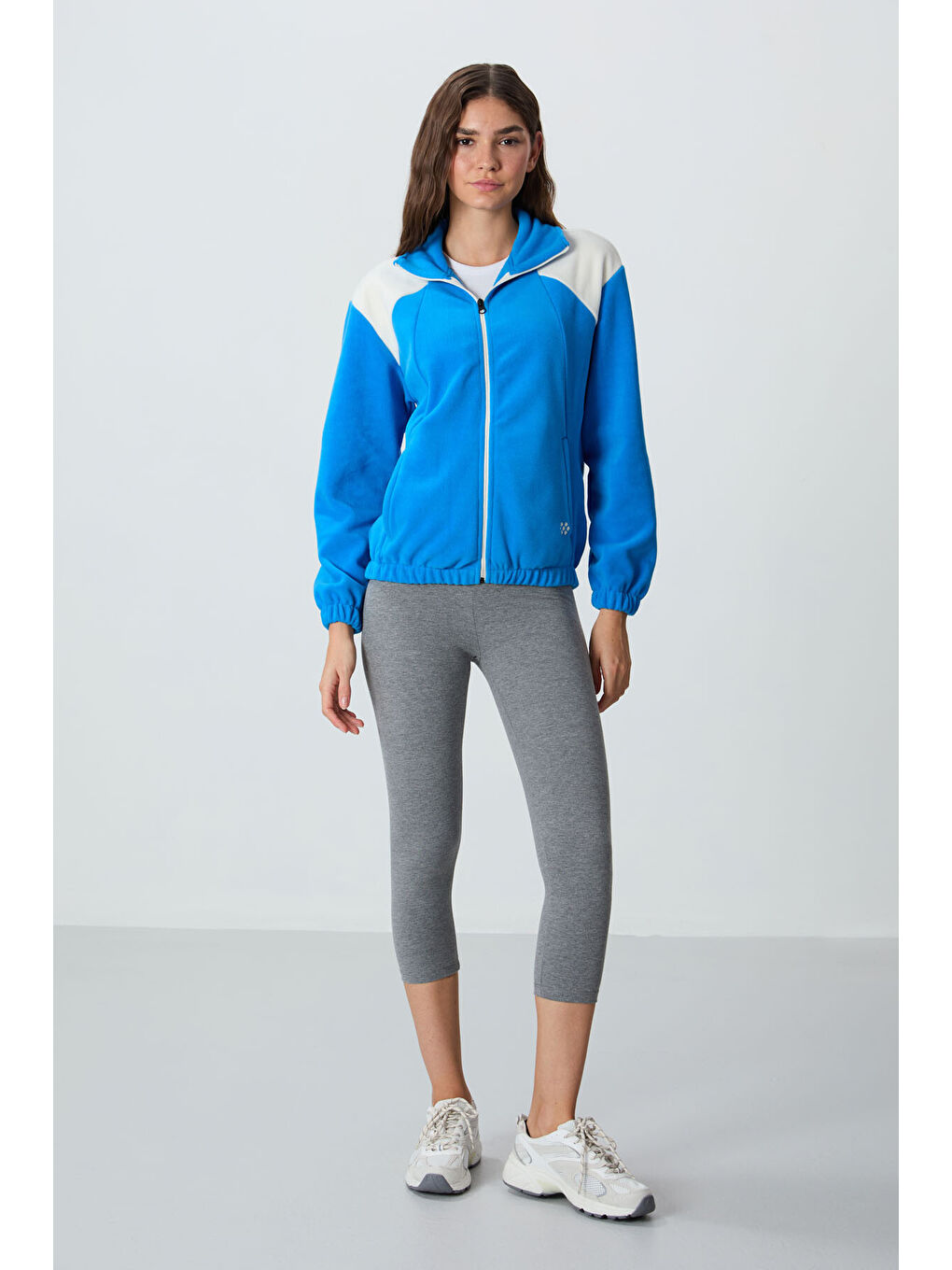 Mavi Saks Kalın Yumuşak Dokulu Dik Yaka Oversize Nakışlı Polar Kadın Sweatshirt - 97293-3