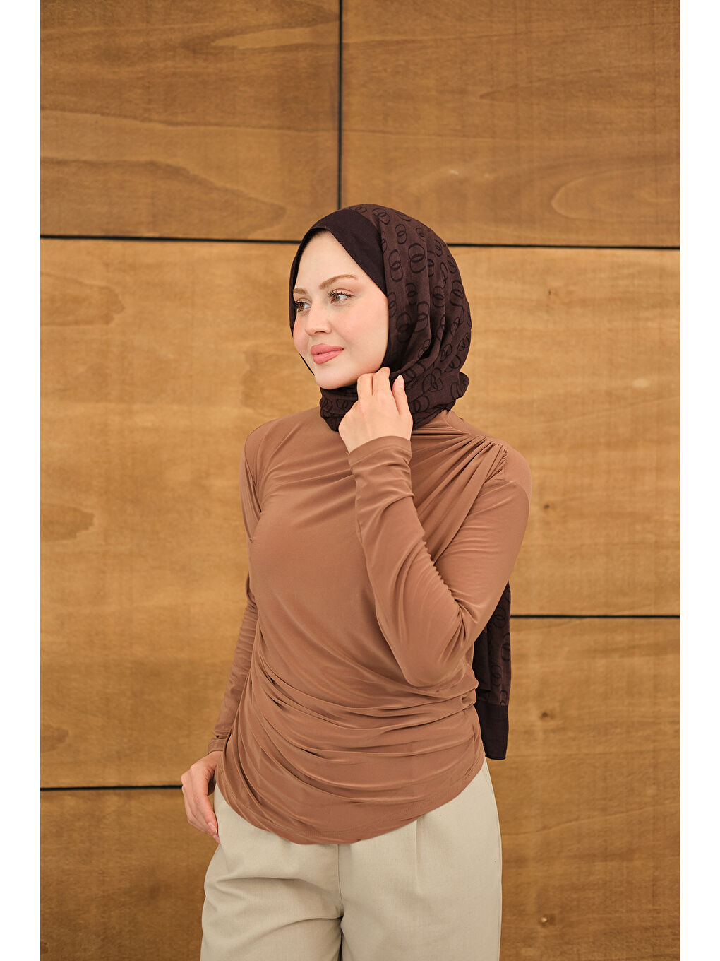 Kahverengi Kadın Uzun Kollu Büzgü Detay Bluz Camel-1