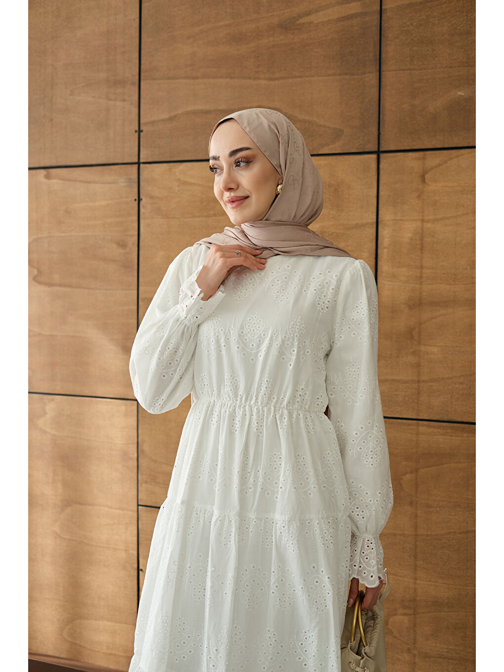 Kadın Beli Lastikli Brode Detay Elbise Beyaz-1