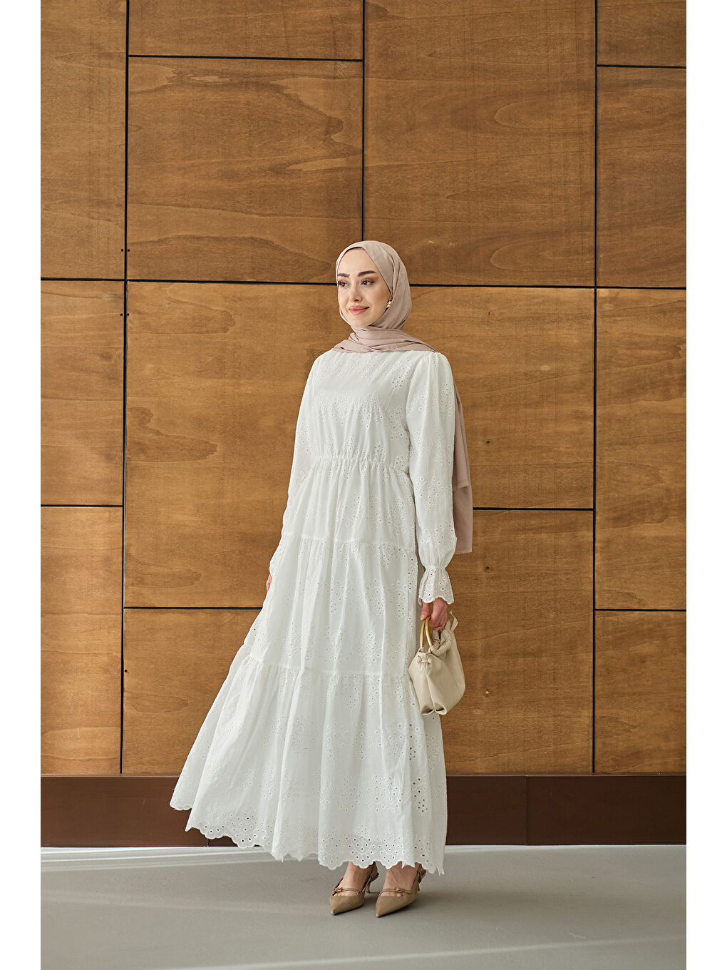 Kadın Beli Lastikli Brode Detay Elbise Beyaz-2