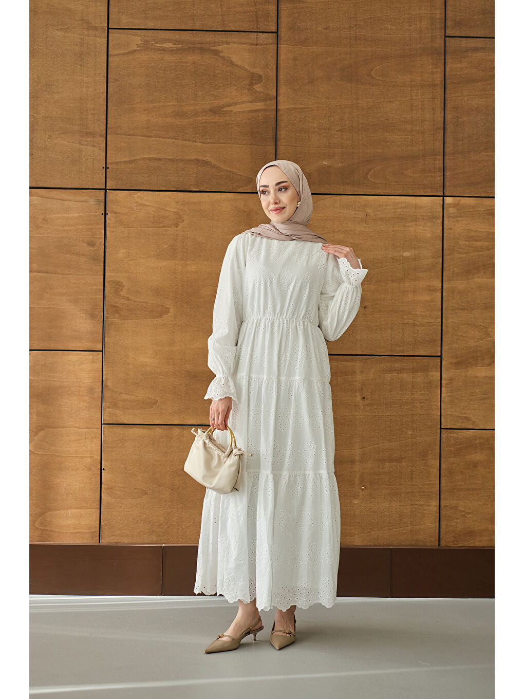 Kadın Beli Lastikli Brode Detay Elbise Beyaz-3