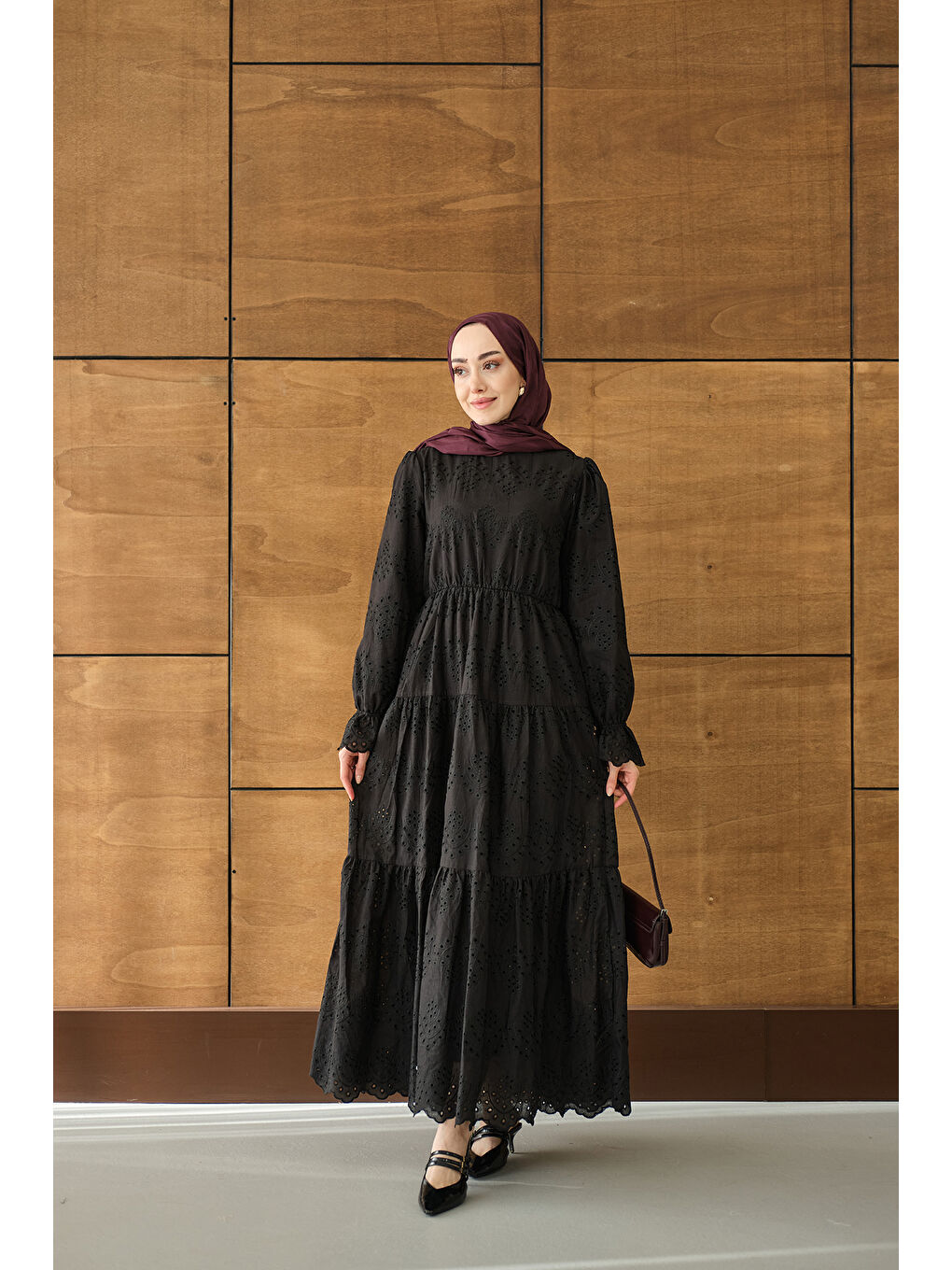 Kadın Beli Lastikli Brode Detay Elbise Siyah-2