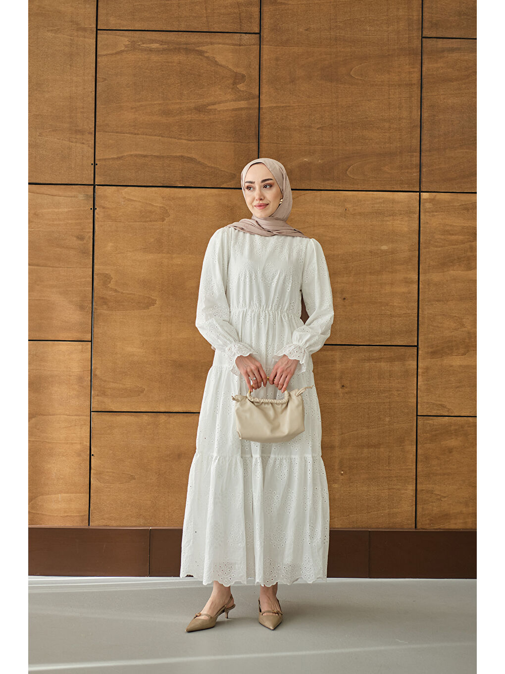 Kadın Beli Lastikli Brode Detay Elbise Beyaz-4