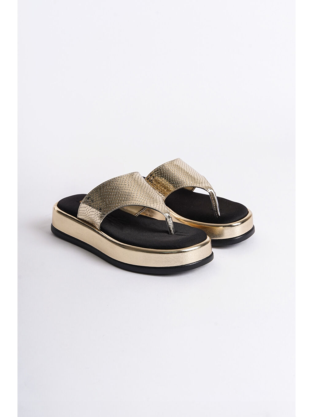 Sarı Dolgu Topuklu Taşlı Parmak Arasıı Kadın Terlik-3