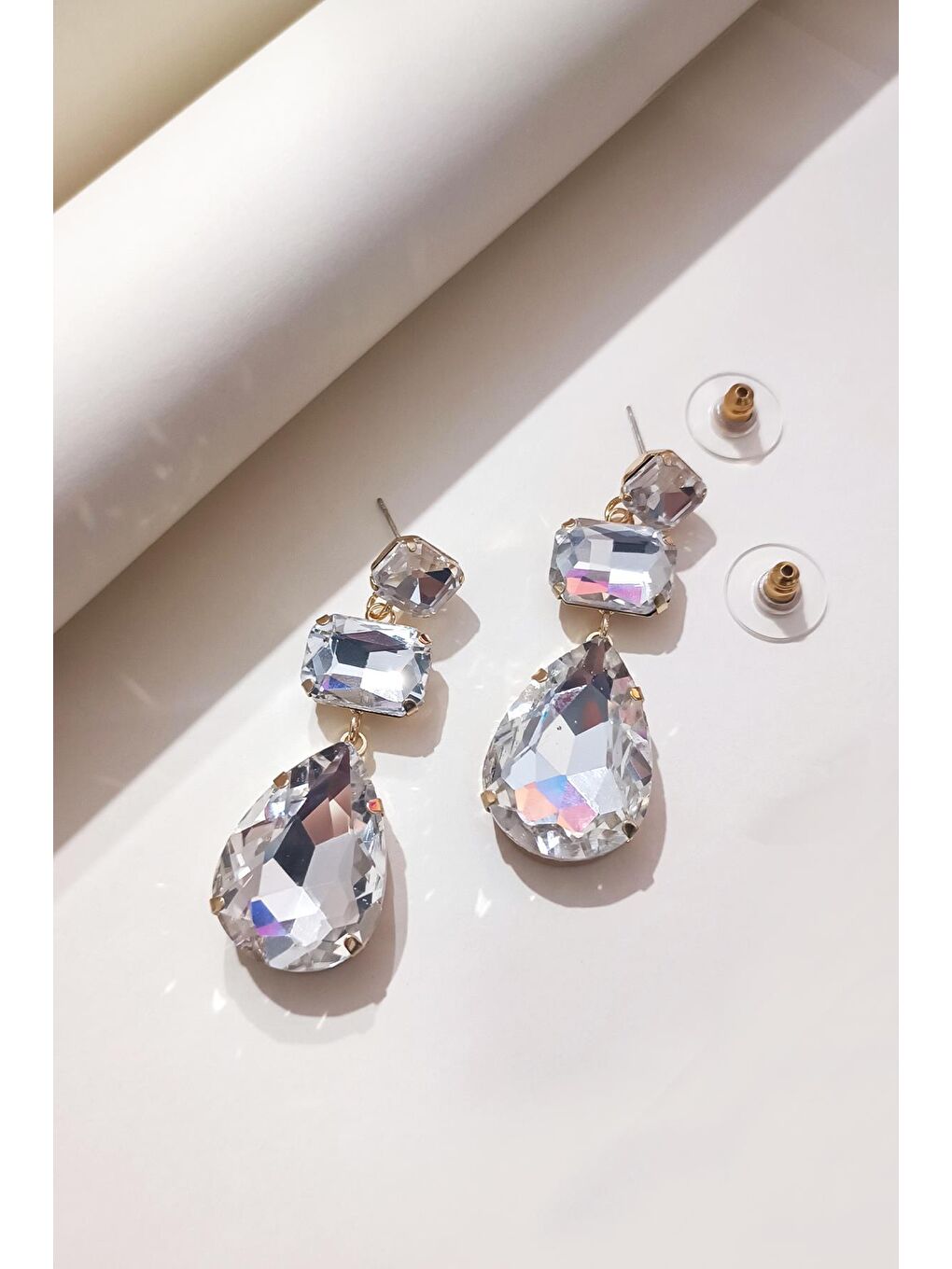 Sarı Şeffaf Kristal Taşlı Abiye Sallantılı Küpe-1