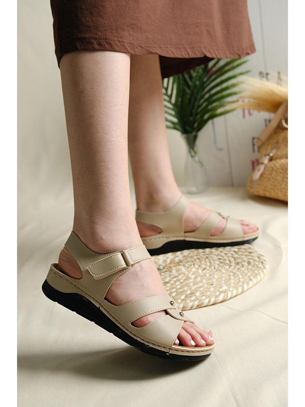 Bej Zadia Ortopedik Hafif Taban Günlük Anne Kadın Sandalet-2