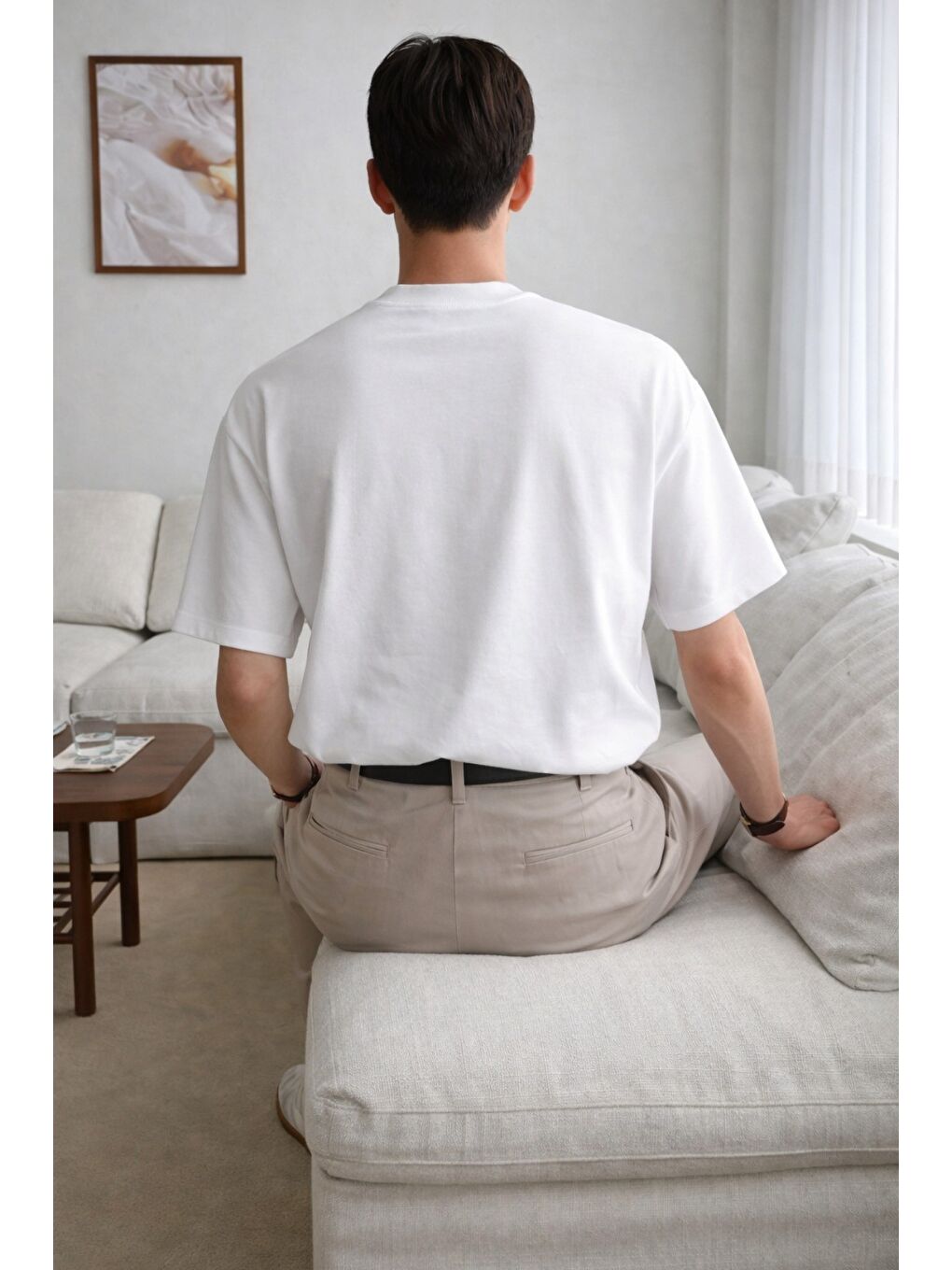 Beyaz Erkek Cepli Basic Tişört – Oversize Modern Kesim Günlük Stil-3