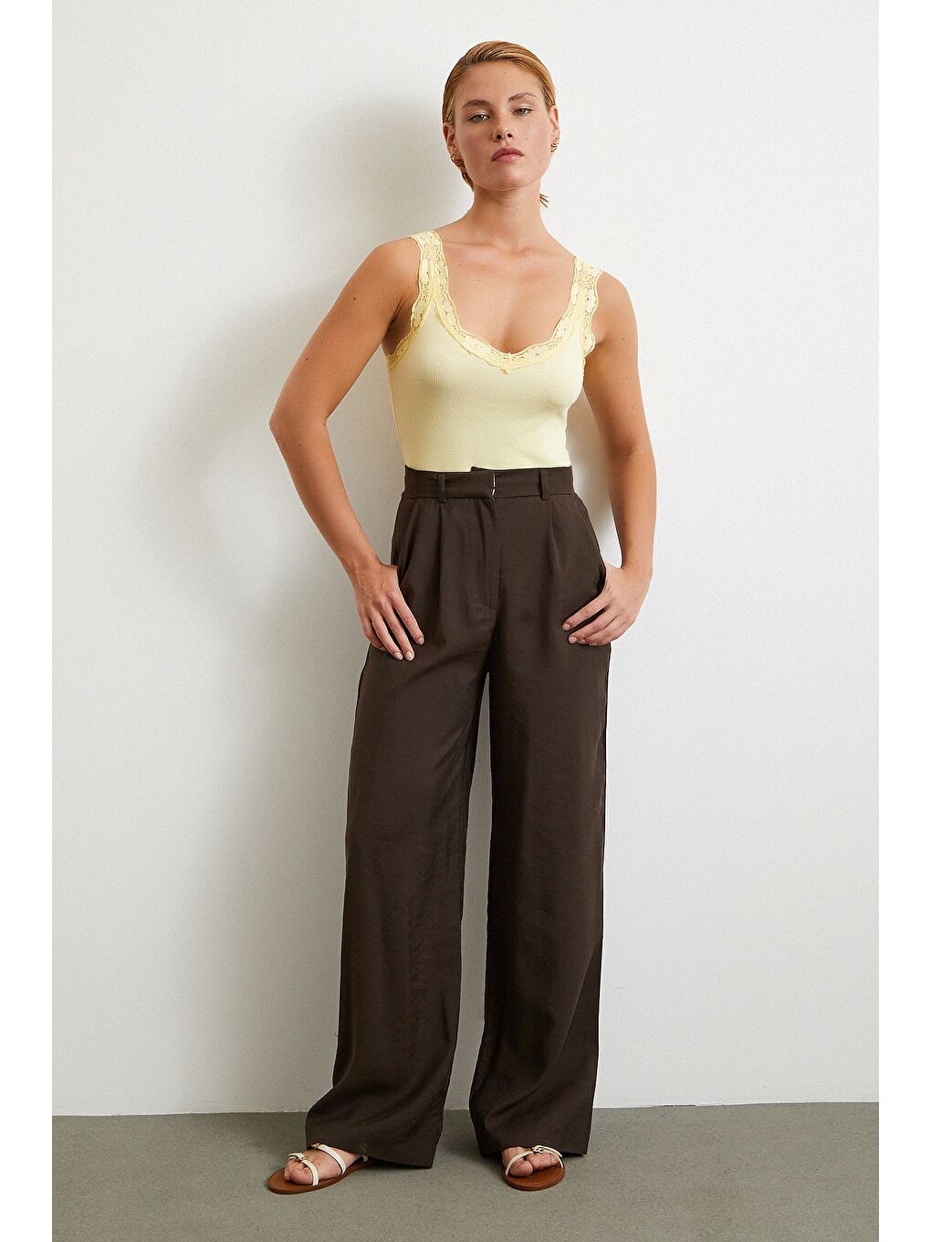 Dantel Askılı Top Sarı-1