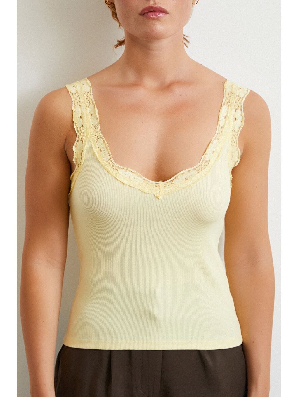 Dantel Askılı Top Sarı-3