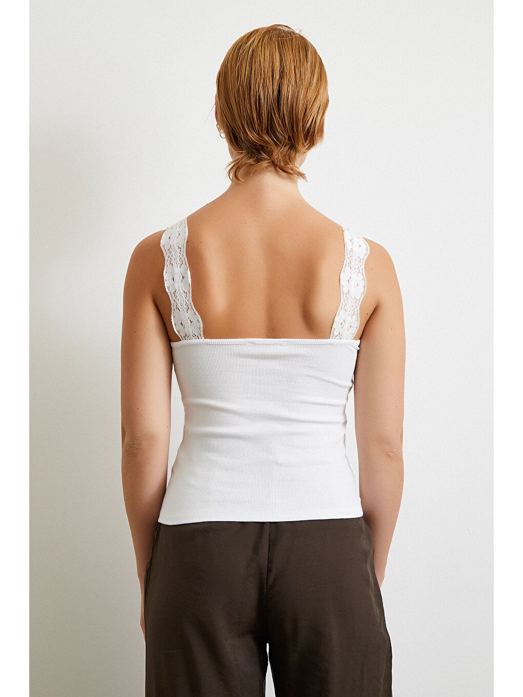 Dantel Askılı Top Beyaz-5