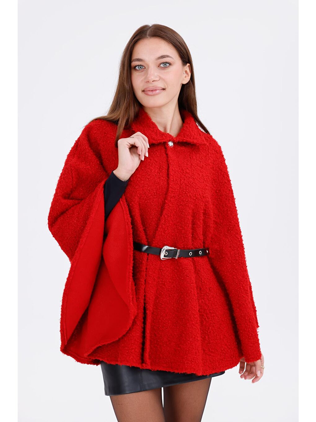 Kırmızı Kadın Buklet Kumaşlı Tokalı Bel Detaylı Panço – Sıcak Tutan Trend Kışlık Dış Giyim-2