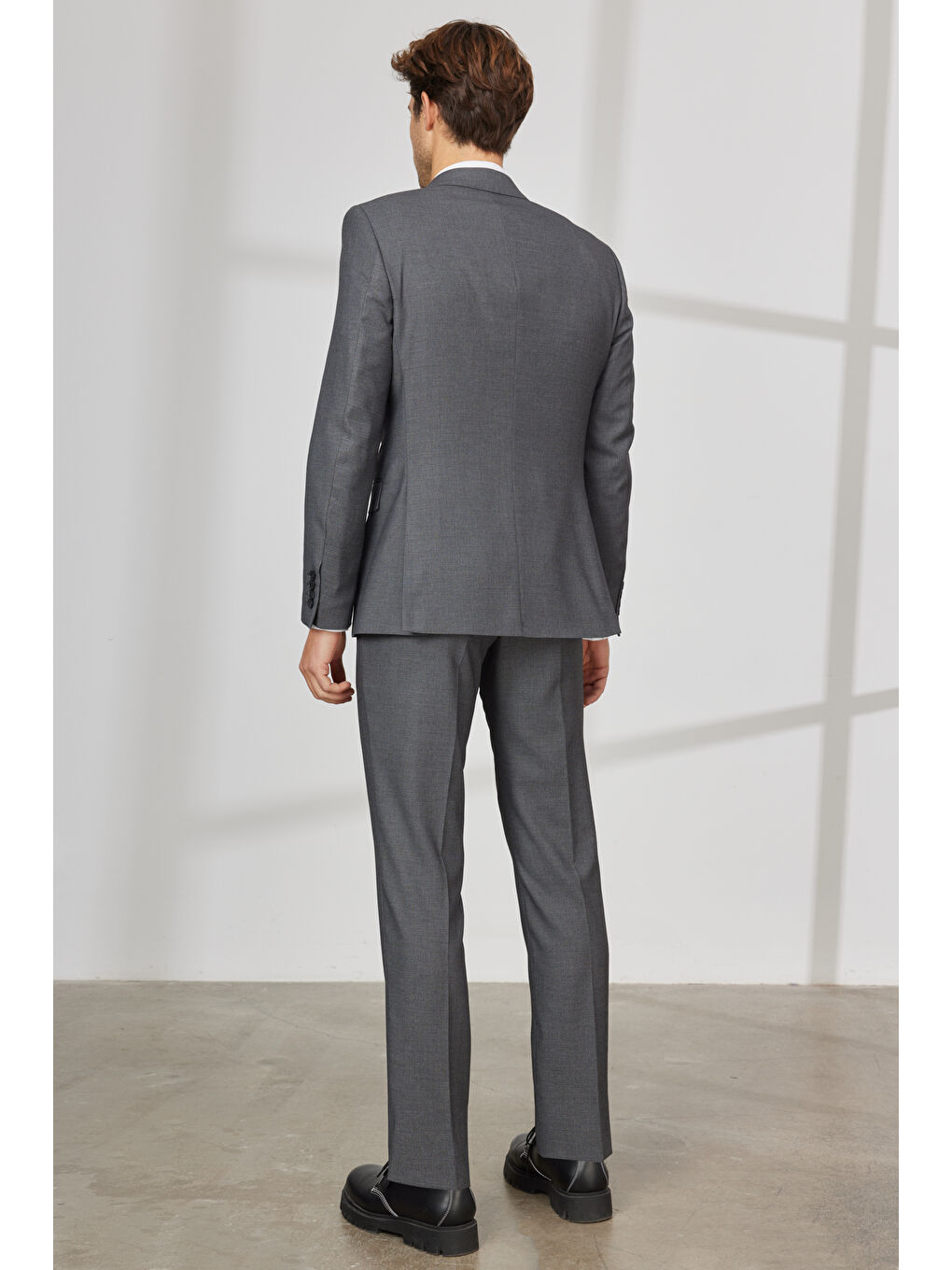 Erkek Antrasit Regular Fit Geniş Kesim Mono Yaka Armürlü Takım Elbise-5