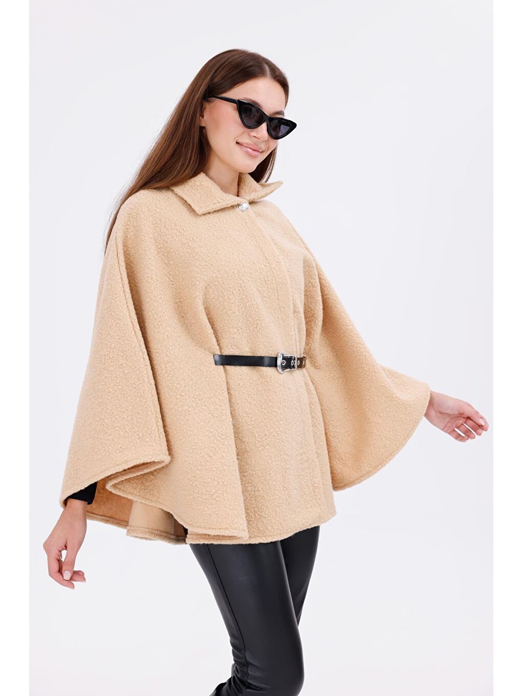 Bej Kadın Buklet Kumaşlı Tokalı Bel Detaylı Panço – Sıcak Tutan Trend Kışlık Dış Giyim-1