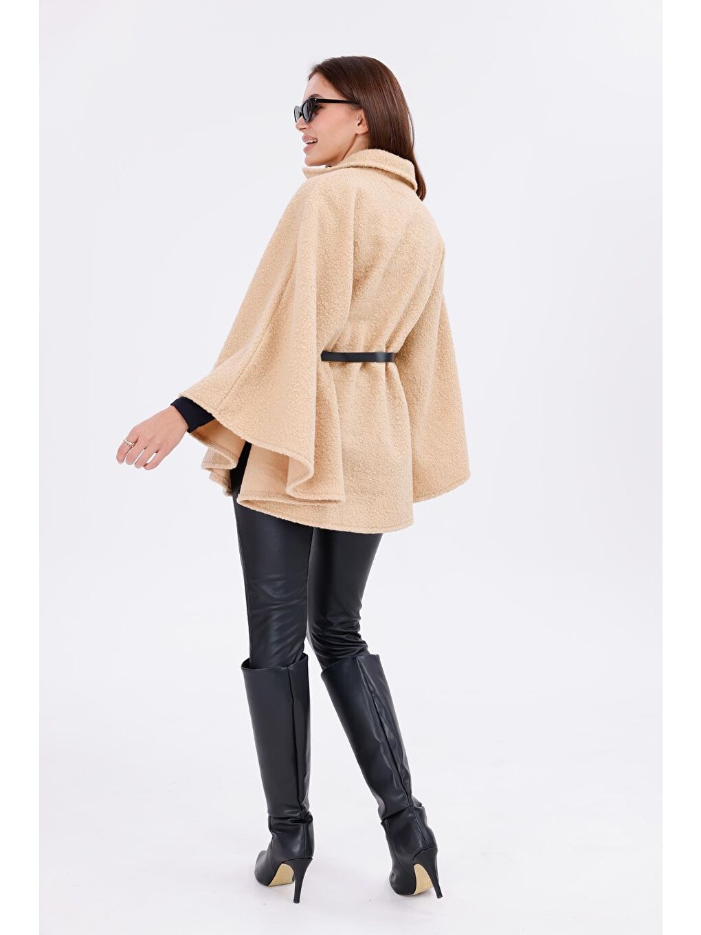 Bej Kadın Buklet Kumaşlı Tokalı Bel Detaylı Panço – Sıcak Tutan Trend Kışlık Dış Giyim-6