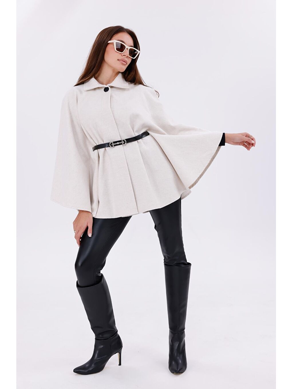 Bej Kadın Tok Duruşlu Pelüş Panço – Tokalı Bel Detaylı Sıcak Tutan Kışlık Dış Giyim-3