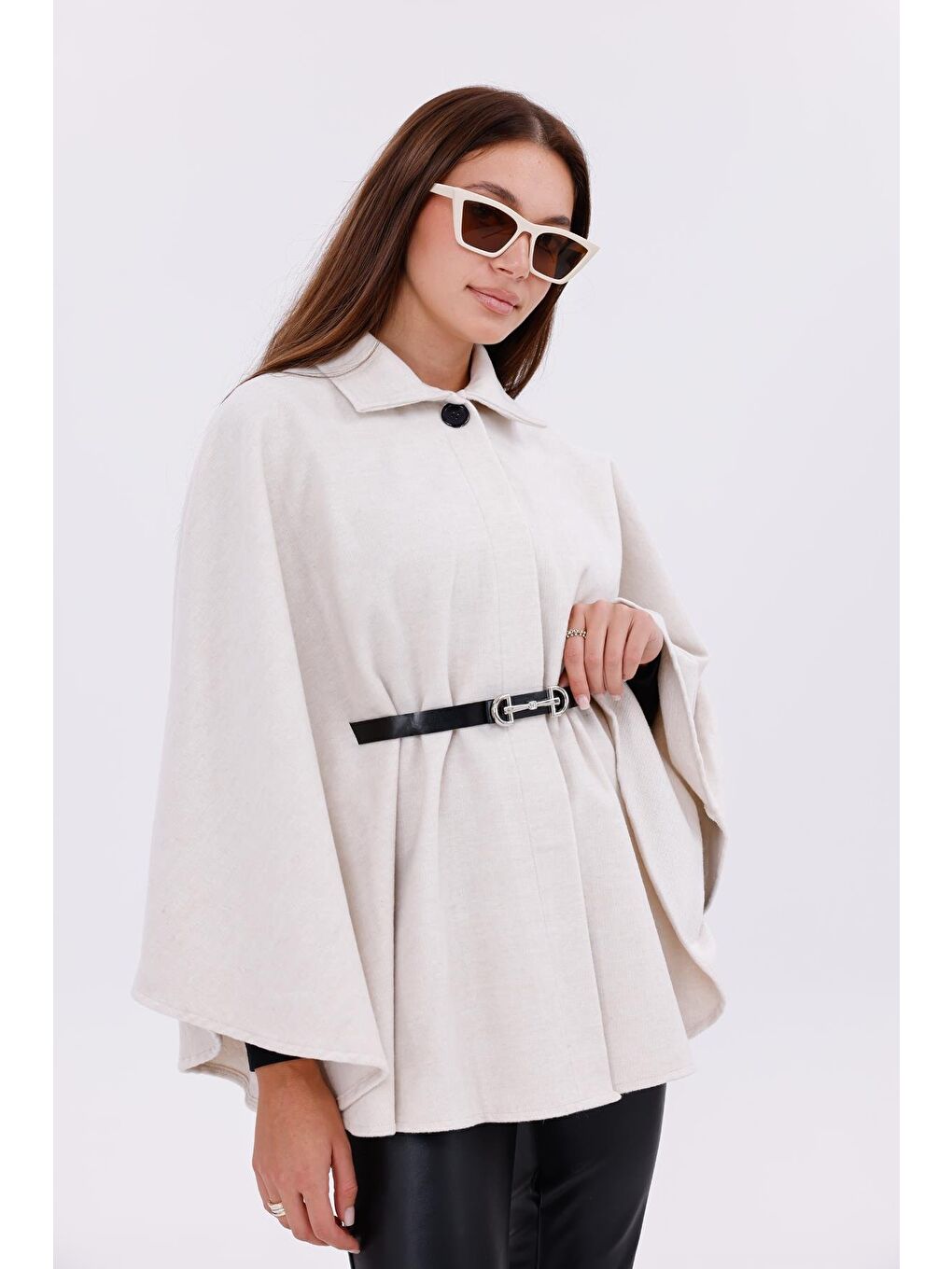 Bej Kadın Tok Duruşlu Pelüş Panço – Tokalı Bel Detaylı Sıcak Tutan Kışlık Dış Giyim-4