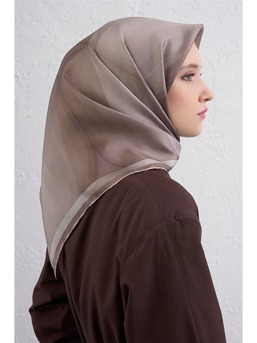 Bej Saf İpek Sura Eşarp 9402D 07-2