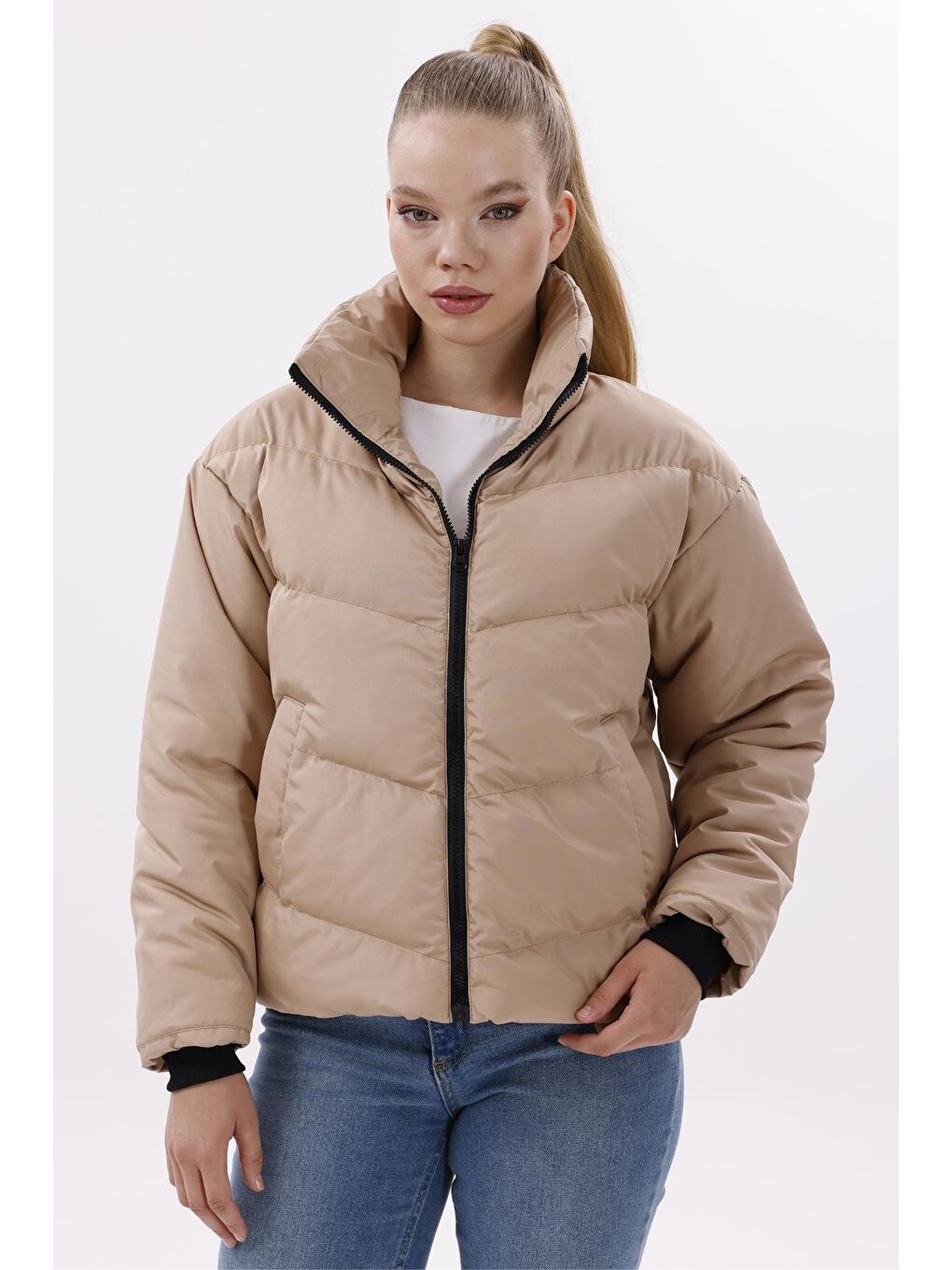 Gri Kadın Dolgulu Puffer Mont - Yüksek Yaka, Suya Dayanıklı-1