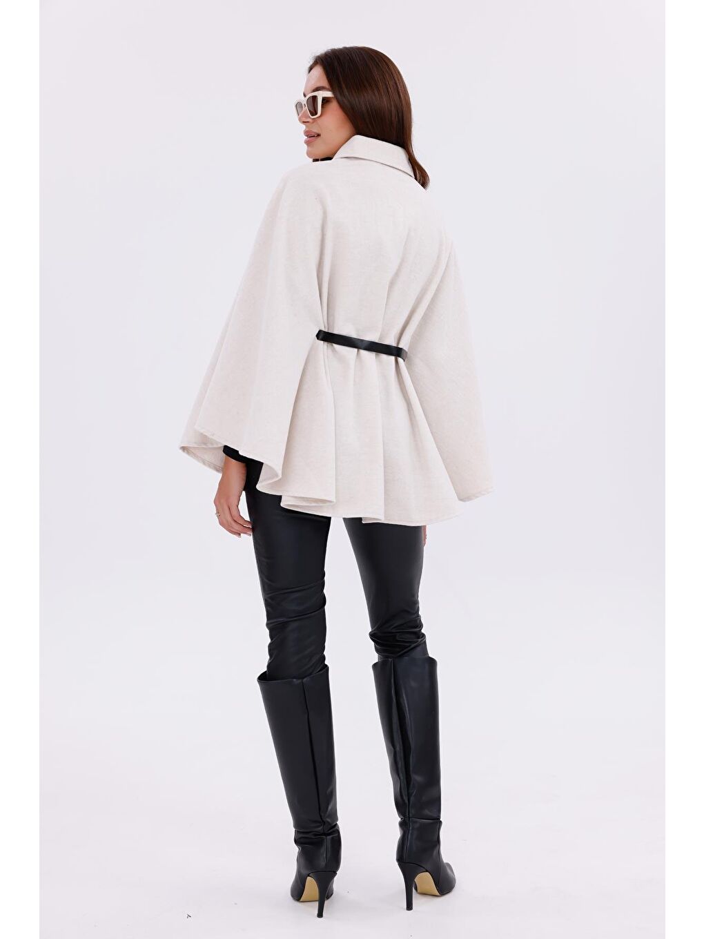 Bej Kadın Tok Duruşlu Pelüş Panço – Tokalı Bel Detaylı Sıcak Tutan Kışlık Dış Giyim-7