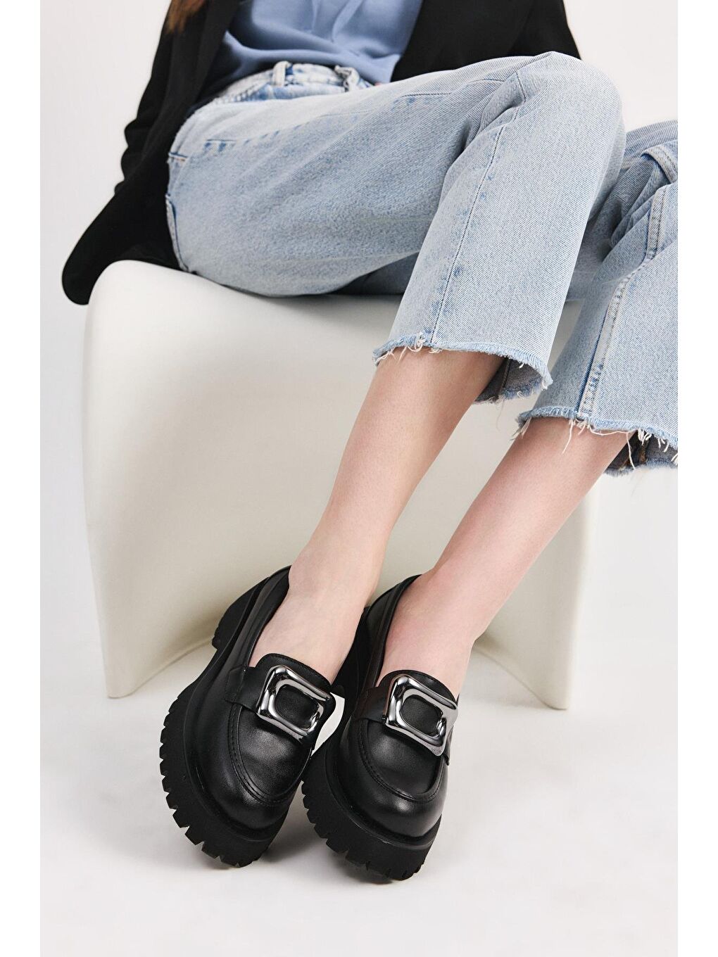 Kadın Siyah Tokalı Günlük Loafer