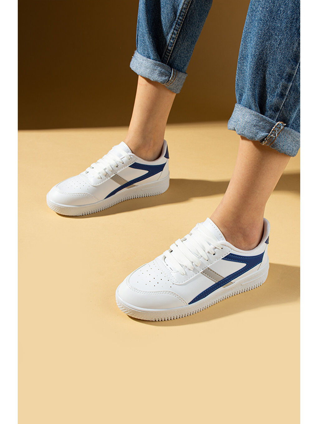 Beyaz Bağcıklı Air Taban Kadın Sneakers 001-1002-25BmaviGarni