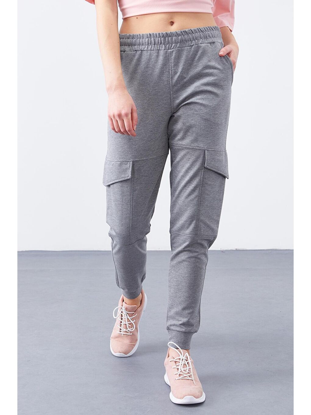 Gri Melanj Kargo Cep Rahat Form Manşetli Kadın Eşofman Alt - 94581-1