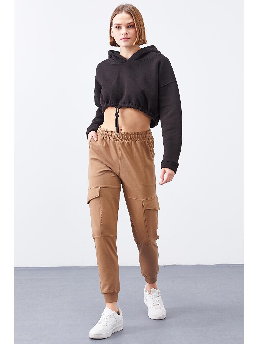 Kahverengi Toprak Kargo Cep Rahat Form Manşetli Kadın Eşofman Alt - 94581-2