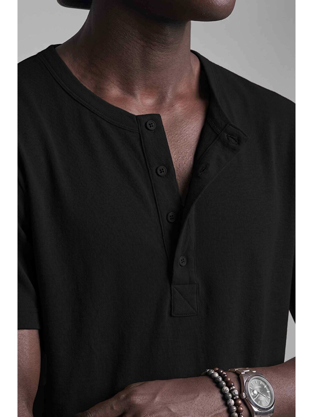 Erkek Relaxed Fit Düğmeli Henley Yaka Basic T-Shirt Siyah-2