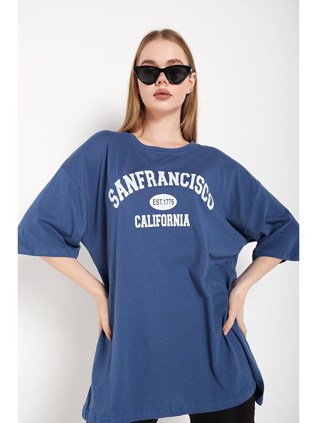 Trendseninle Kadın Indigo Mavi Oversize Sanfrancisco Est.1776 Tişört - 2