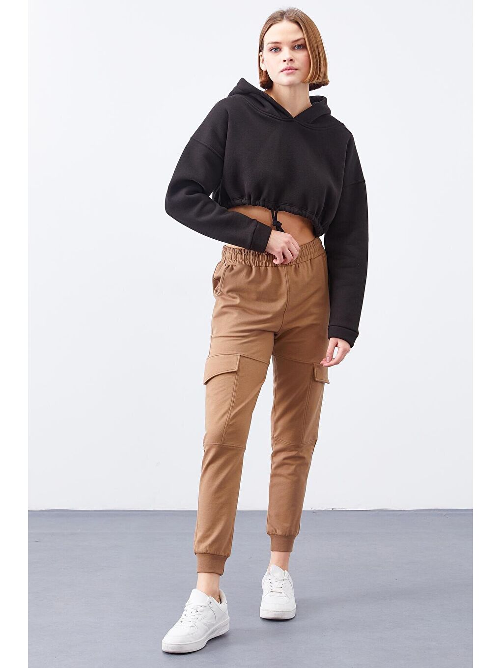 Kahverengi Toprak Kargo Cep Rahat Form Manşetli Kadın Eşofman Alt - 94581-4