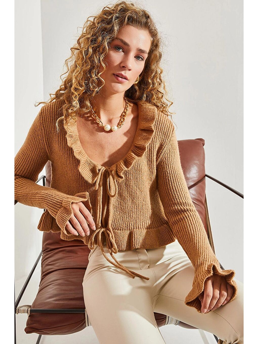 Kahverengi Kadın Fırfırlı Ajurlu Triko Hırka