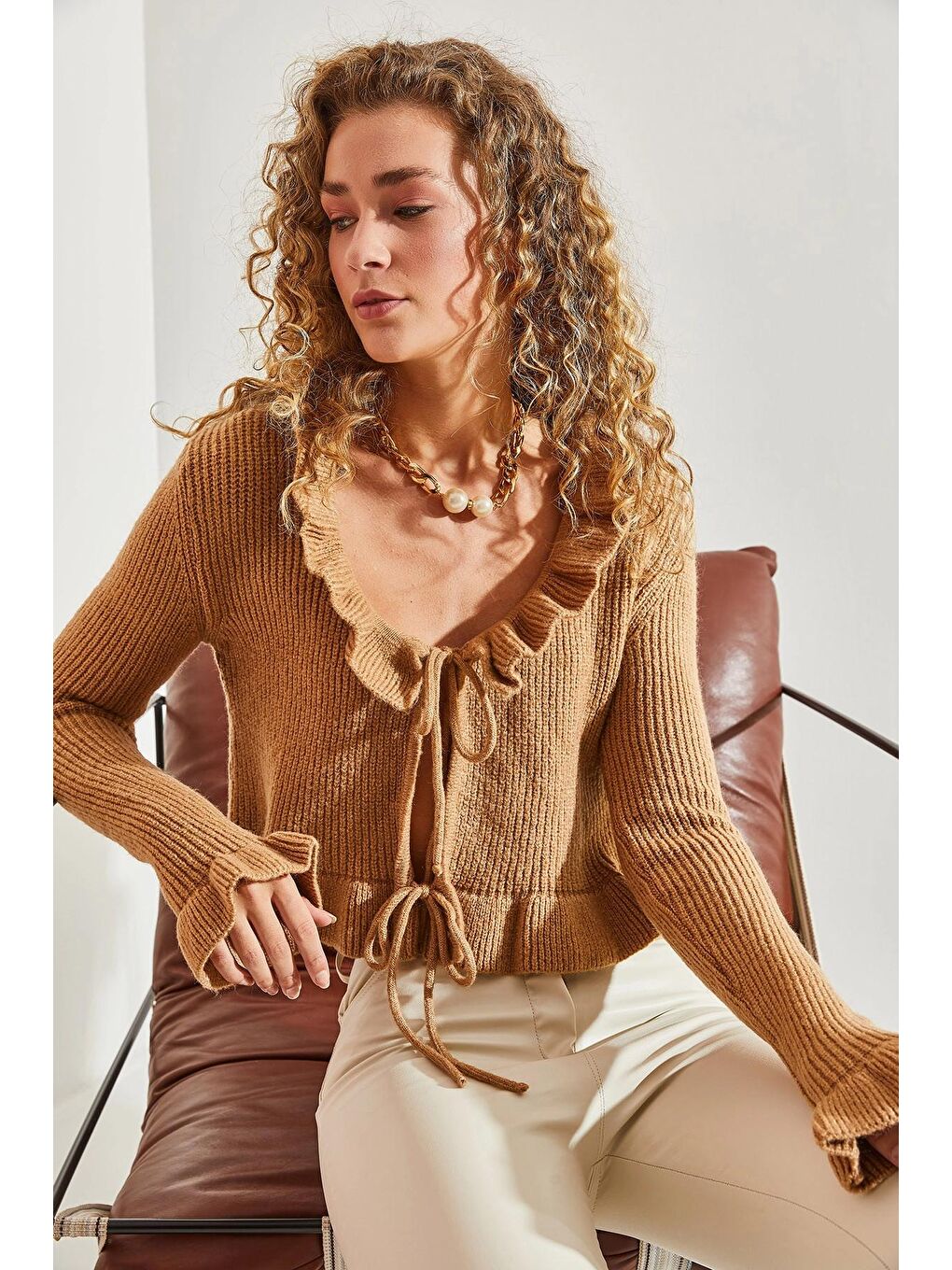 Kahverengi Kadın Fırfırlı Ajurlu Triko Hırka-2