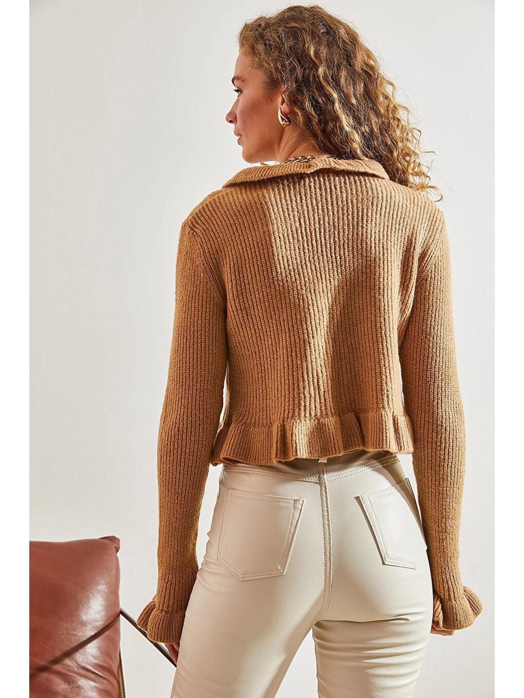 Kahverengi Kadın Fırfırlı Ajurlu Triko Hırka-4